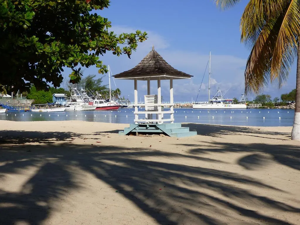 Beach Studio 18 Ocho Rios Jamaika