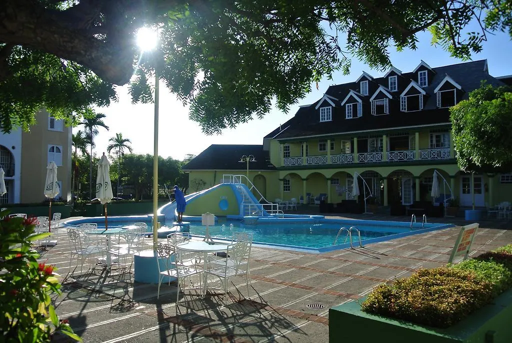 Beach Studio 18 Ocho Rios Apartment